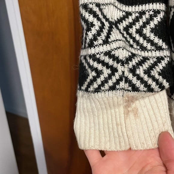 Tribal pattern open sweater - Picture 3 of 3